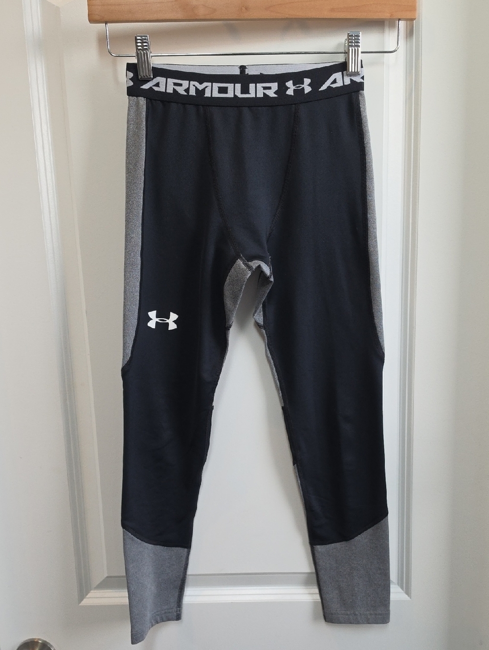 Under Armour Black and Gray Girls' Compression Leggings
